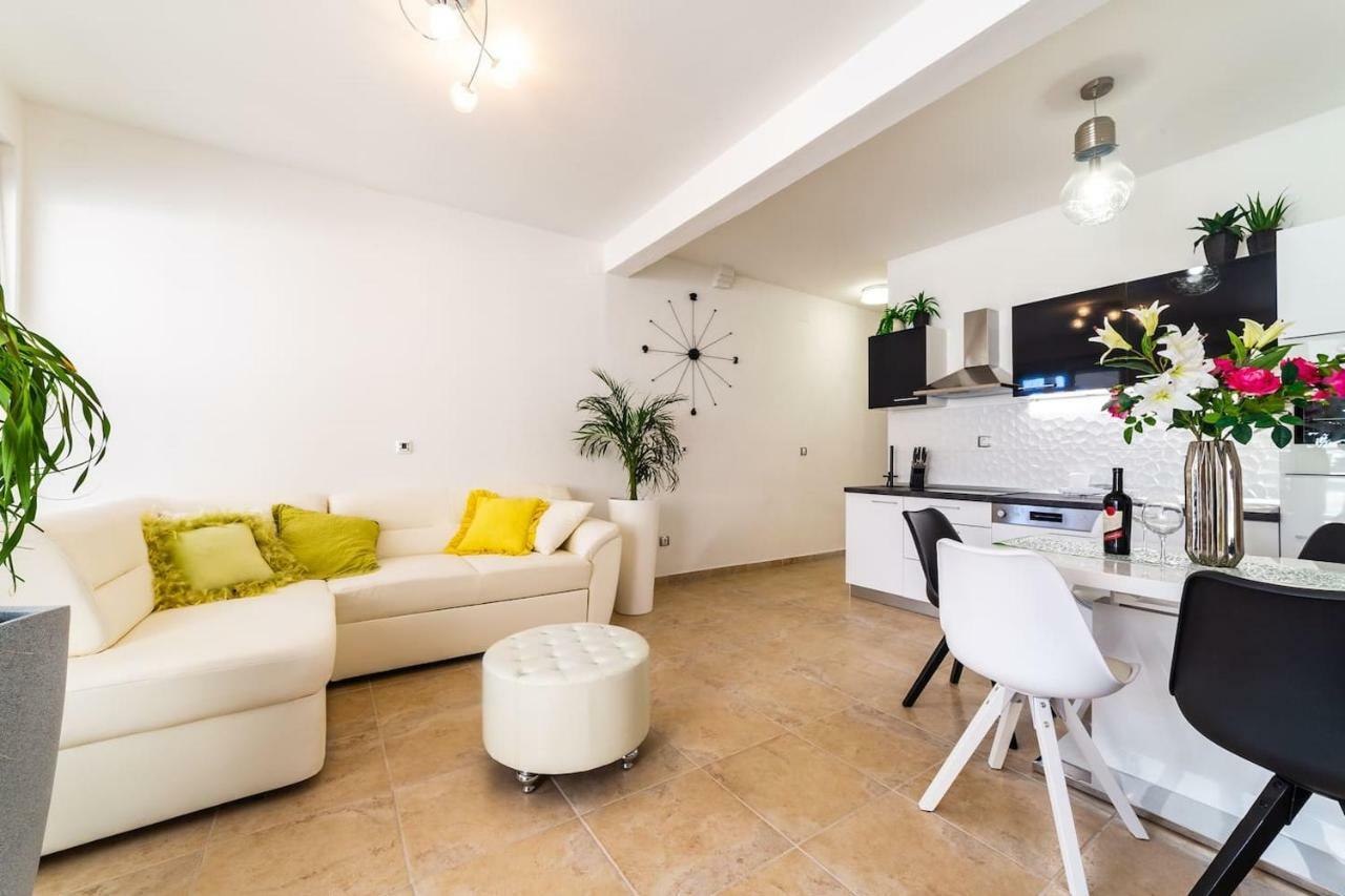 Ln New Apartment Split Luaran gambar